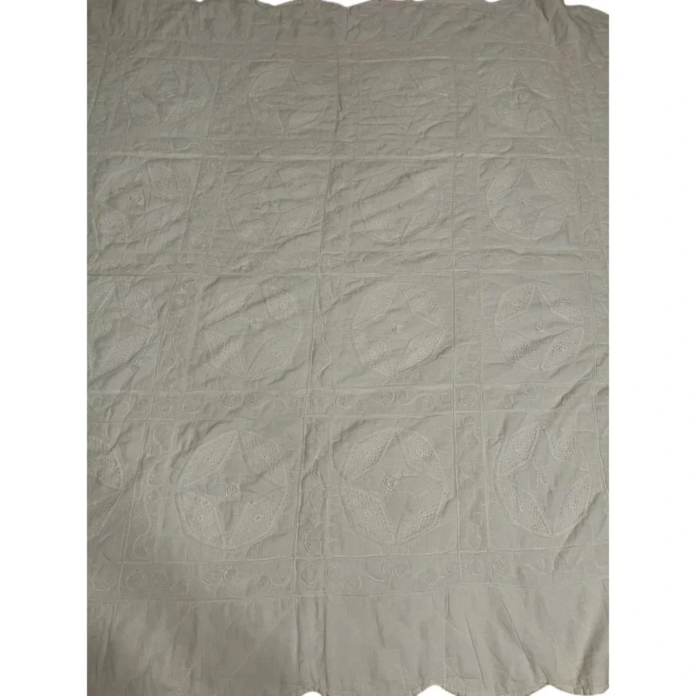 1900s Antique CottageCore Amish white on white BABY CRIB QUILT 81x72 hand stitch